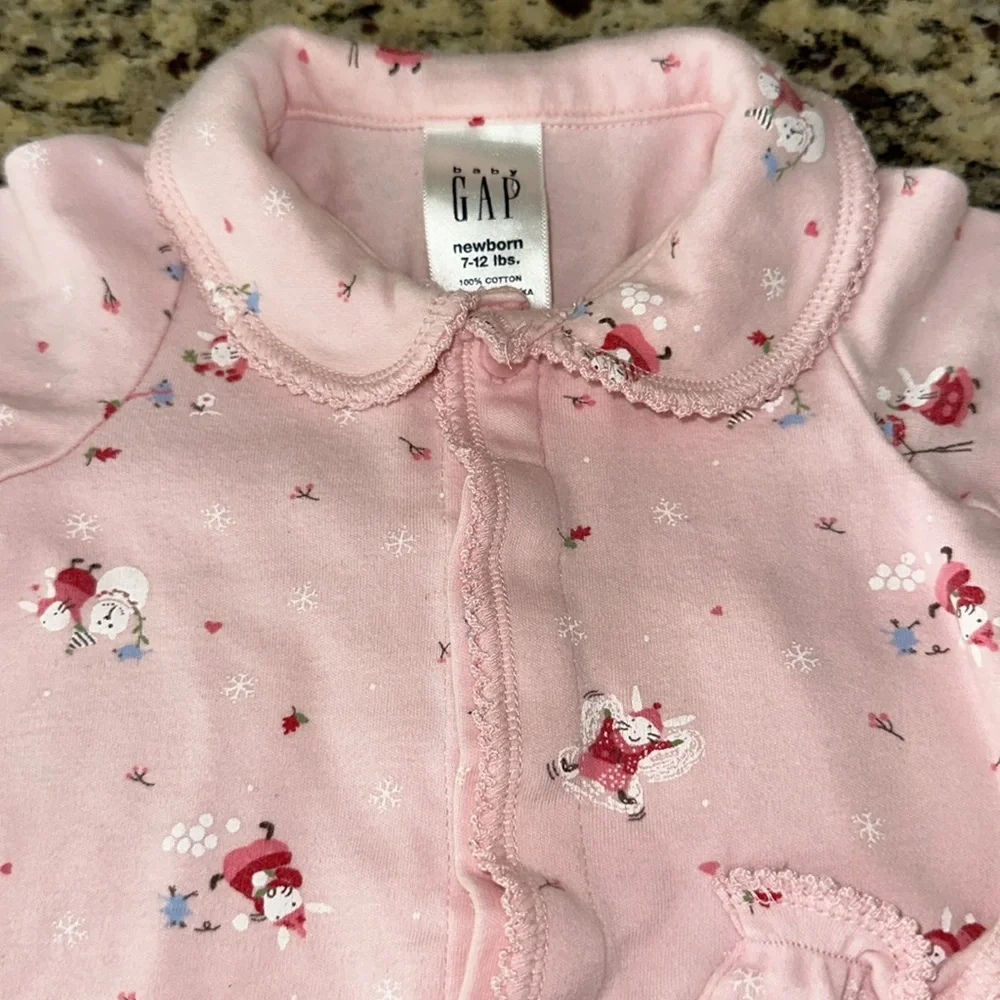 BABY GAP Pink Winter Mouse Patterned Baby Footie Newborn 7-12 lbs
